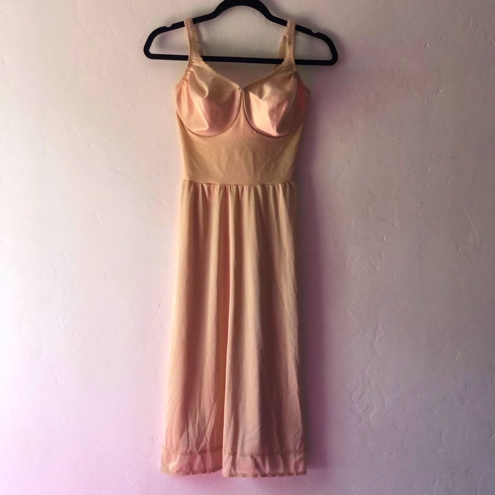 Olga Vintage shape wear slip